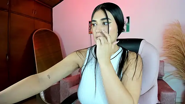 Alheli 16 online show from December 14, 2025, 1:28 pm