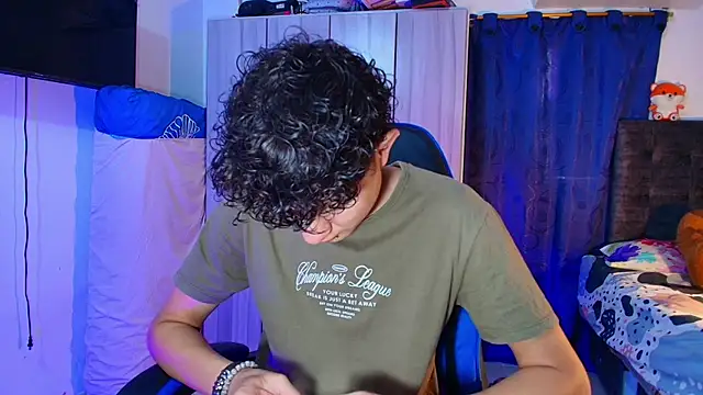 Snapshot of Nathan_Bluee chatting on February 10, 2026, 4:06 pm Nathan Bluee online show from February 10, 2026, 4:06 pm