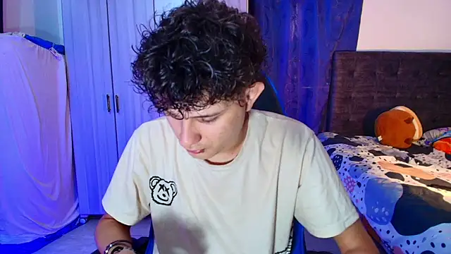 Snapshot of Nathan_Bluee chatting on February 1, 2026, 4:38 pm Nathan Bluee online show from February 1, 2026, 4:38 pm