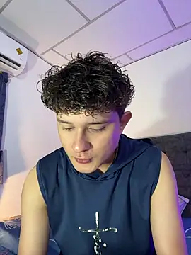 Snapshot of Nathan_Bluee chatting on November 12, 2025, 3:27 pm Nathan Bluee online show from November 12, 2025, 3:27 pm