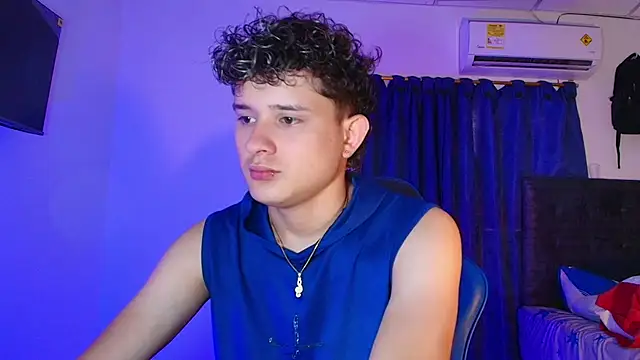 Snapshot of Nathan_Bluee chatting on June 11, 2026, 4:37 pm Nathan Bluee online show from June 11, 2026, 4:37 pm