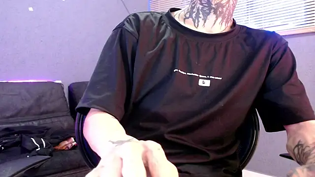 Snapshot of Andy_bapho chatting on September 28, 2025, 3:08 pm Andy bapho online show from September 28, 2025, 3:08 pm