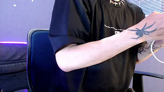 Snapshot of Andy_bapho chatting on October 11, 2025, 4:02 am Andy bapho online show from October 11, 2025, 4:02 am