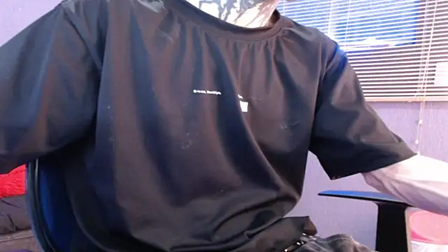 Snapshot of Andy_bapho chatting on November 24, 2025, 3:12 pm Andy bapho online show from November 24, 2025, 3:12 pm