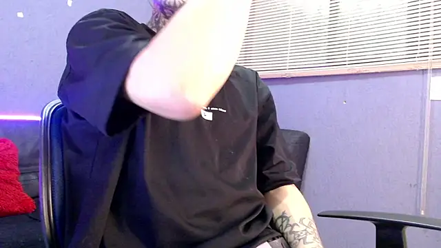 Snapshot of Andy_bapho chatting on September 27, 2025, 2:34 pm Andy bapho online show from September 27, 2025, 2:34 pm