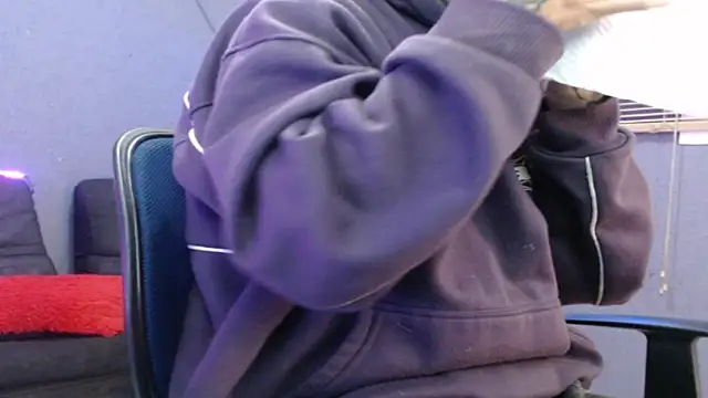 Snapshot of Andy_bapho chatting on November 12, 2025, 4:11 pm Andy bapho online show from November 12, 2025, 4:11 pm