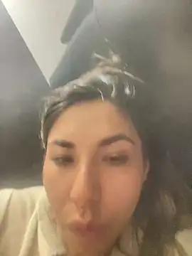 Snapshot of Khalyk_G chatting on December 19, 2025, 5:21 am Khalyk G online show from December 19, 2025, 5:21 am