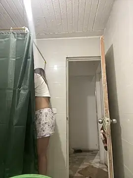 Snapshot of Khalyk_G chatting on December 18, 2025, 12:16 am Khalyk G online show from December 18, 2025, 12:16 am