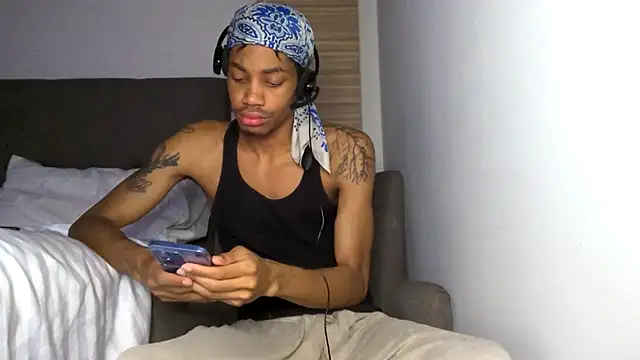 Snapshot of Skinnyblackman chatting on May 2, 2026, 12:49 am Skinnyblackman online show from May 2, 2026, 12:49 am