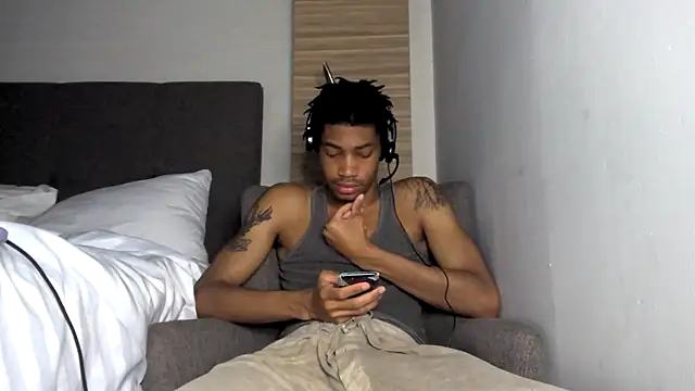 Snapshot of Skinnyblackman chatting on May 9, 2026, 5:33 am Skinnyblackman online show from May 9, 2026, 5:33 am