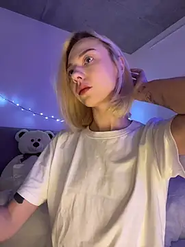  urbestie  online show from April 14, 2026, 11:32 pm