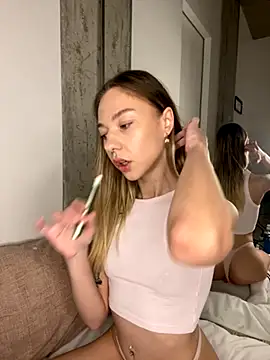 Snapshot of _urbestie_ chatting on October 3, 2025, 10:55 pm urbestie online show from October 3, 2025, 10:55 pm