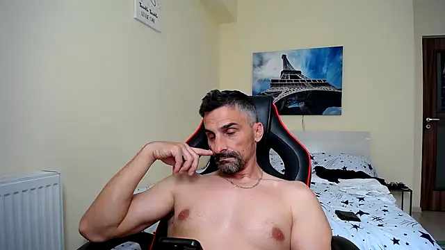 amydamarw online show from May 15, 2026, 2:37 pm