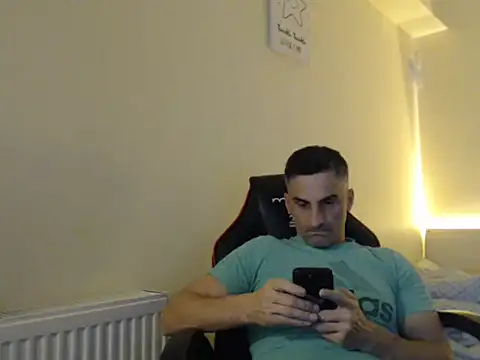 Snapshot of amydamarw chatting on February 19, 2026, 5:43 pm amydamarw online show from February 19, 2026, 5:43 pm