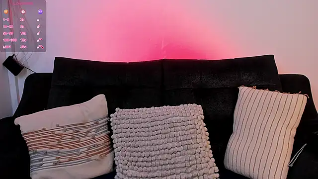 shannel  queen online show from December 17, 2025, 7:52 pm