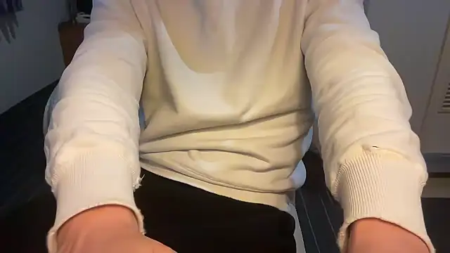 atom0407 online show from December 3, 2025, 2:38 pm