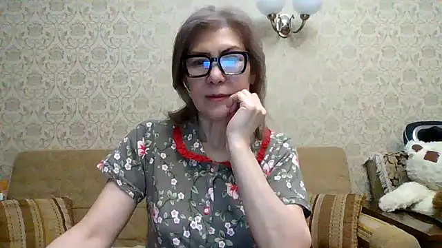 Elegant00Lady online show from December 16, 2025, 4:22 pm