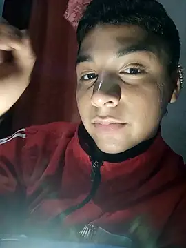 Snapshot of Seductivo_jr chatting on May 5, 2026, 5:21 am Seductivo jr online show from May 5, 2026, 5:21 am
