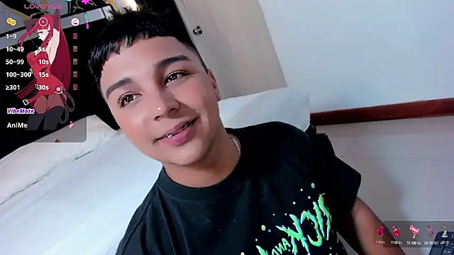 Snapshot of Seductivo_jr chatting on January 10, 2025, 8:29 am Seductivo jr online show from January 10, 2025, 8:29 am