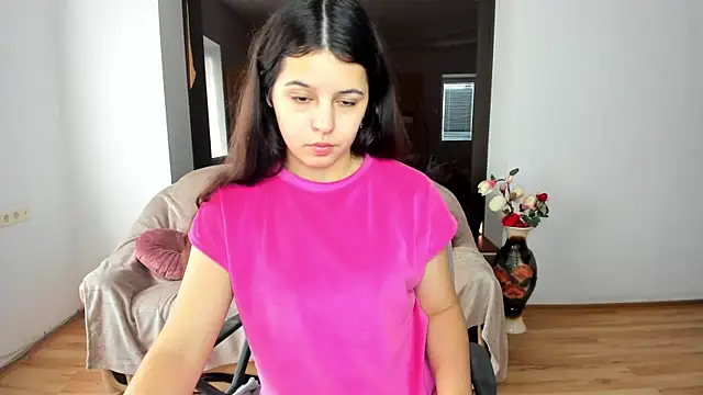 Snapshot of Molly_Owens chatting on October 14, 2025, 5:41 am Molly Owens online show from October 14, 2025, 5:41 am