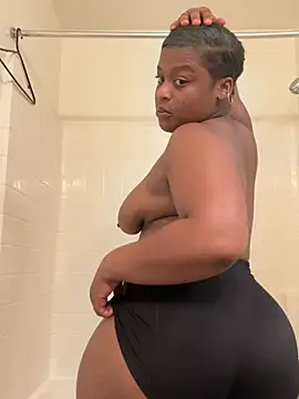 Snapshot of Prettynthick12 chatting on June 1, 2026, 11:54 am Prettynthick12 online show from June 1, 2026, 11:54 am