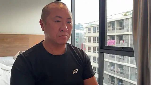 chih515 online show from April 12, 2026, 11:41 pm