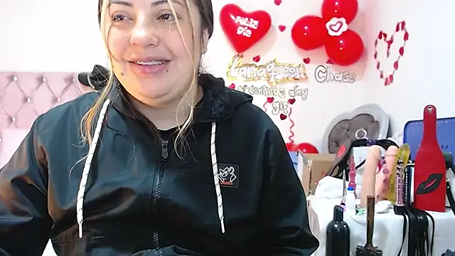 Snapshot of lanaqueen699 chatting on February 25, 2025, 12:27 pm lanaqueen699 online show from February 25, 2025, 12:27 pm