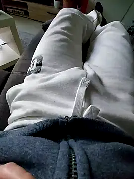 85Friedrich online show from December 20, 2025, 1:47 pm