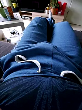 85Friedrich online show from November 15, 2025, 2:10 pm