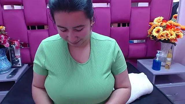 Snapshot of NaomyPrinces chatting on January 20, 2025, 1:32 pm NaomyPrinces online show from January 20, 2025, 1:32 pm