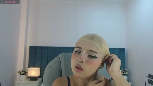 april bunnyy online show from November 11, 2025, 9:09 pm