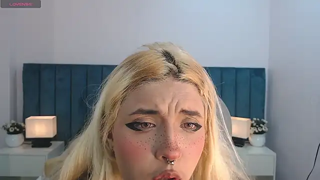 april bunnyy online show from November 15, 2025, 7:40 pm