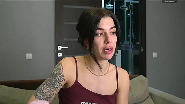 Snapshot of Alice_melice chatting on February 16, 2025, 9:49 pm Alice melice online show from February 16, 2025, 9:49 pm