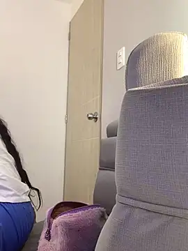 Snapshot of Larabrooks chatting on November 4, 2025, 7:06 pm Larabrooks online show from November 4, 2025, 7:06 pm