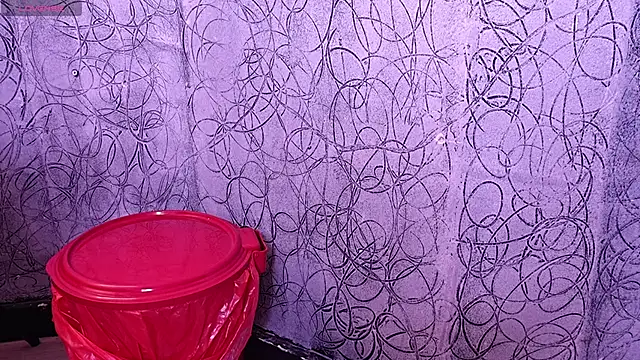 Melany Luv online show from April 21, 2026, 9:10 pm