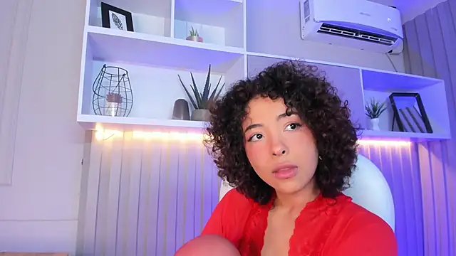 Snapshot of OSHUN_ chatting on February 24, 2025, 6:47 pm OSHUN online show from February 24, 2025, 6:47 pm