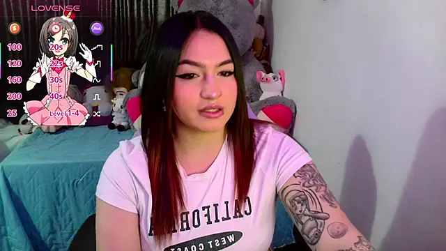 Snapshot of lucycherry__ chatting on February 7, 2026, 10:51 pm lucycherry online show from February 7, 2026, 10:51 pm