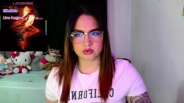 Snapshot of lucycherry__ chatting on February 25, 2026, 6:46 am lucycherry online show from February 25, 2026, 6:46 am