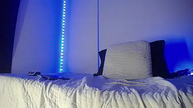 Snapshot of GerardSmitt chatting on December 3, 2025, 2:01 am GerardSmitt online show from December 3, 2025, 2:01 am