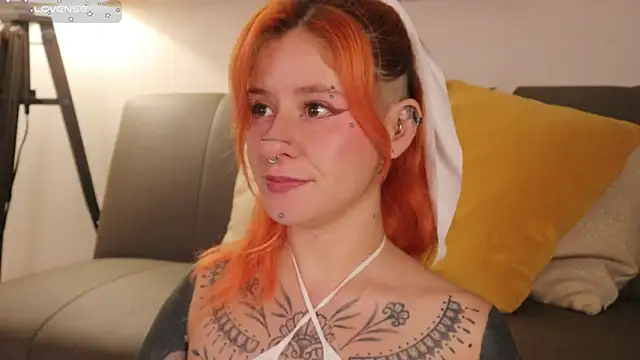 Snapshot of Daarlene chatting on January 6, 2026, 11:14 am Daarlene online show from January 6, 2026, 11:14 am