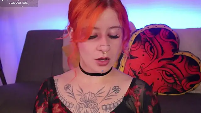 Snapshot of Daarlene chatting on December 4, 2025, 2:43 am Daarlene online show from December 4, 2025, 2:43 am