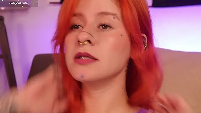 Snapshot of Daarlene chatting on September 9, 2025, 12:03 pm Daarlene online show from September 9, 2025, 12:03 pm