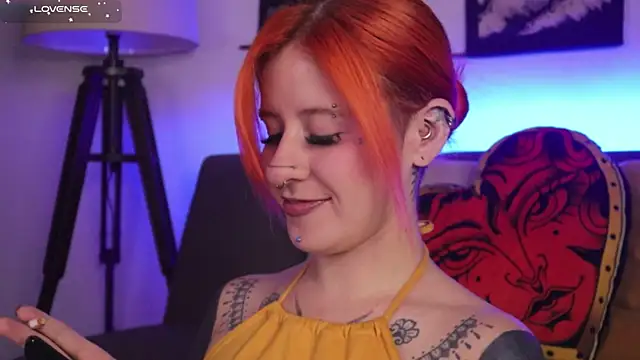 Snapshot of Daarlene chatting on December 23, 2025, 10:03 am Daarlene online show from December 23, 2025, 10:03 am