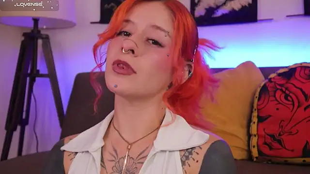 Snapshot of Daarlene chatting on December 4, 2025, 6:18 pm Daarlene online show from December 4, 2025, 6:18 pm