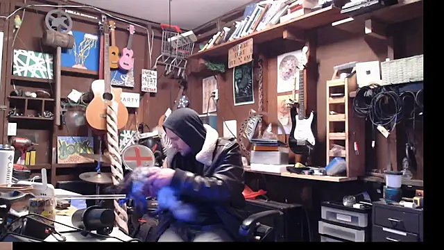 Snapshot of itsjameswebbscope chatting on December 20, 2025, 11:46 am itsjameswebbscope online show from December 20, 2025, 11:46 am