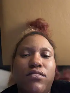 Snapshot of PrettyGal_Tingz chatting on May 26, 2026, 8:01 am PrettyGal Tingz online show from May 26, 2026, 8:01 am