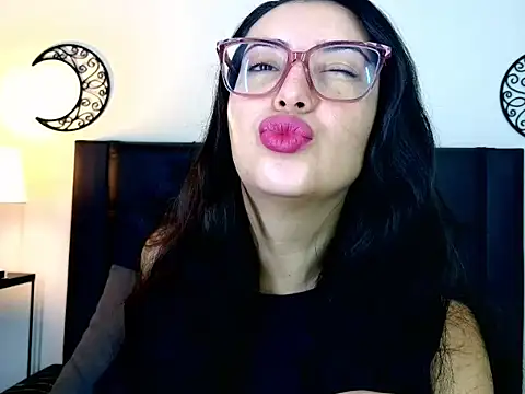 EvoletFMK online show from October 22, 2025, 11:31 am