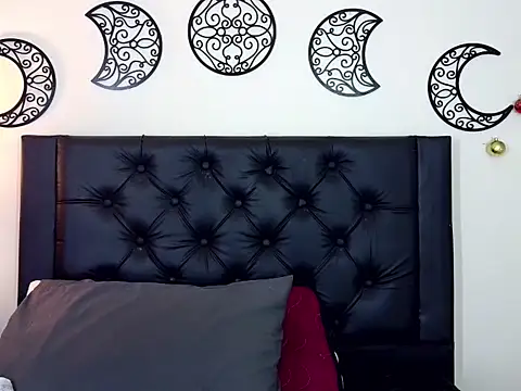 EvoletFMK online show from December 1, 2025, 1:45 pm