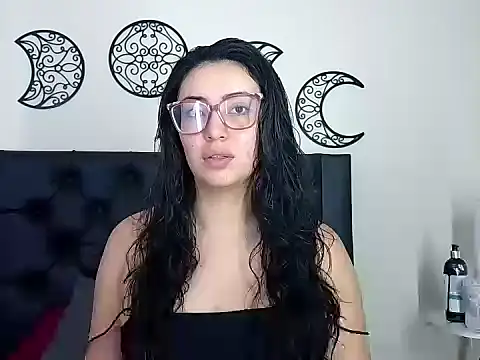 Snapshot of EvoletFMK chatting on January 19, 2026, 4:22 pm EvoletFMK online show from January 19, 2026, 4:22 pm