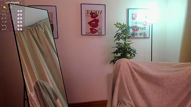 Snapshot of VanessaSmuth chatting on September 29, 2025, 1:56 am VanessaSmuth online show from September 29, 2025, 1:56 am